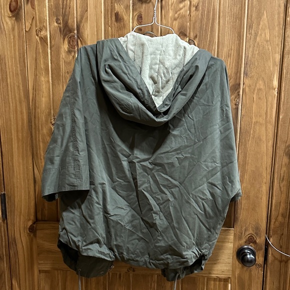 Ladies Green Jacket - Picture 2 of 2